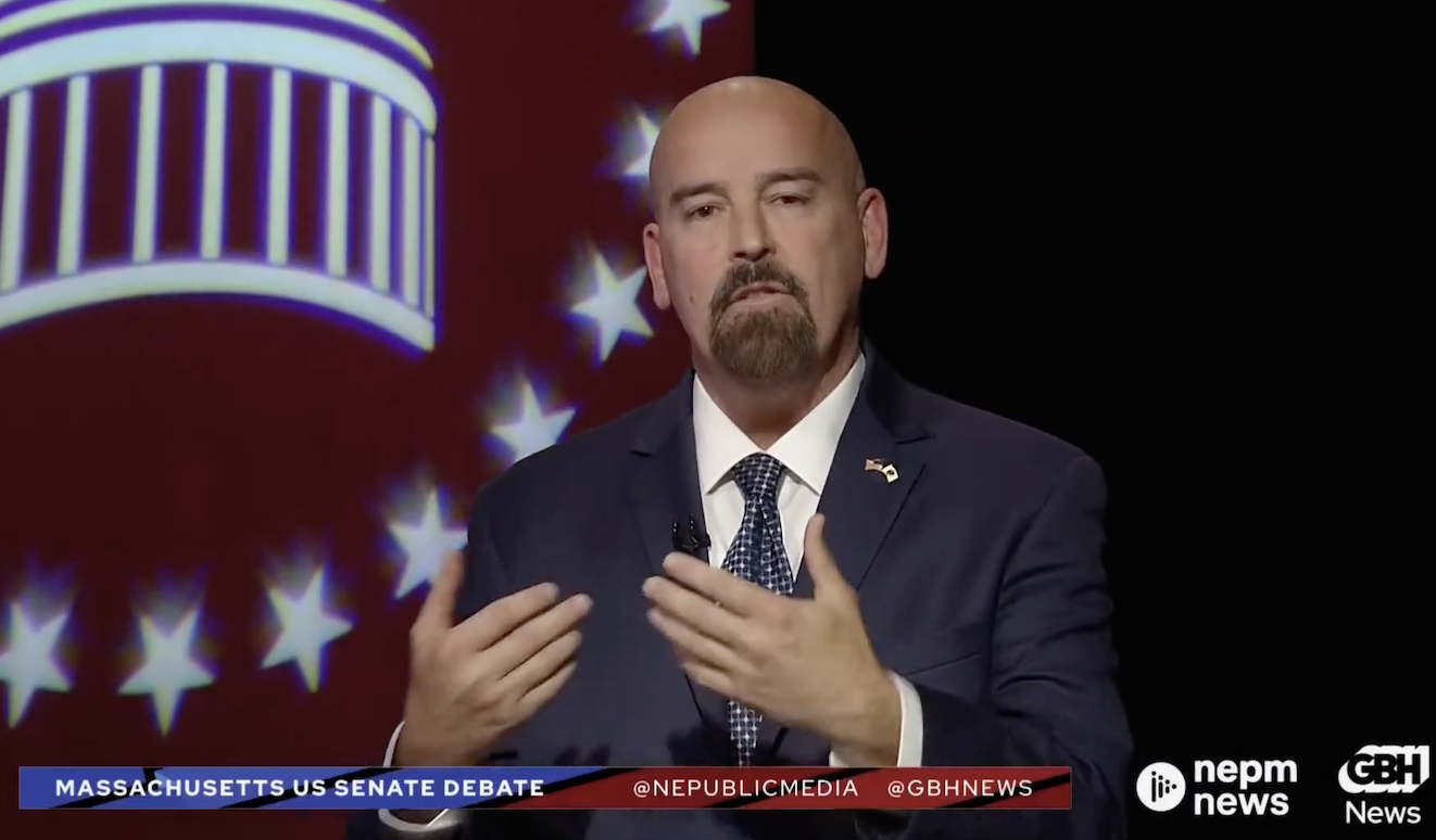 Sen. Warren calls out Deaton’s ‘pro bono work for crypto’ in 2nd debate