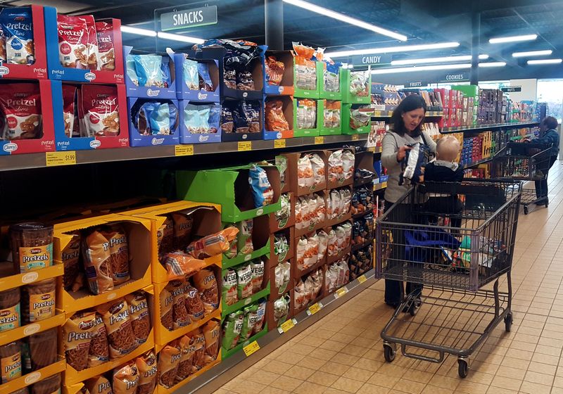 C&S Wholesale Grocers nears deal to buy Winn-Dixie stores, sources say