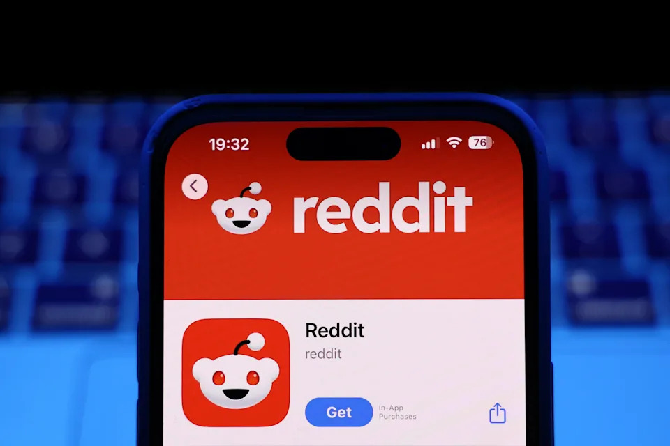 Reddit's stock jumps as much as 19% after first quarter earnings report