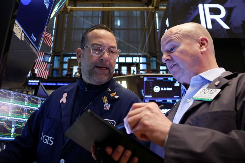 US stock futures dip as Apple flags tariff costs, Amazon forecast underwhelms