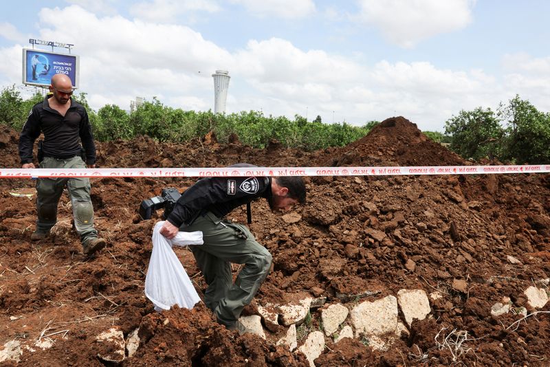 Flights again halted to Israel after Houthi missile lands near airport
