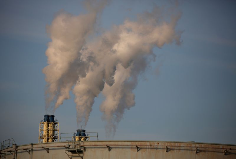 Japan’s oil refiners scale back decarbonisation efforts, refocus on fossil fuels