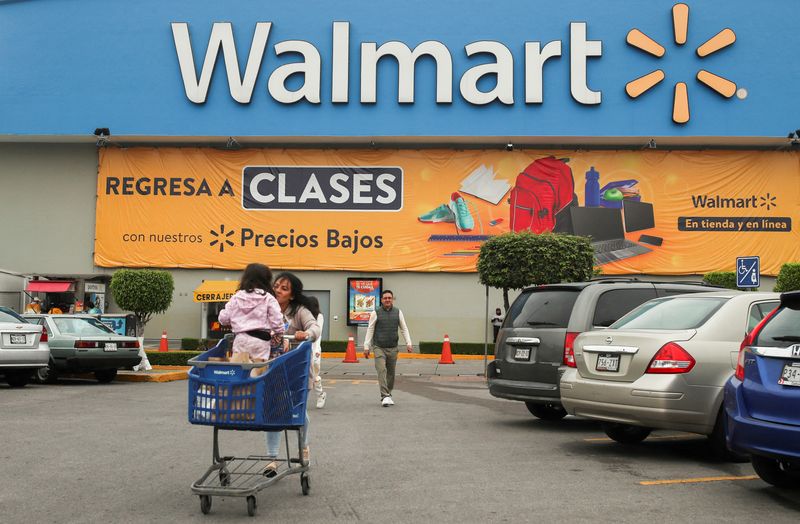 Retailers rush to save US summer shopping season