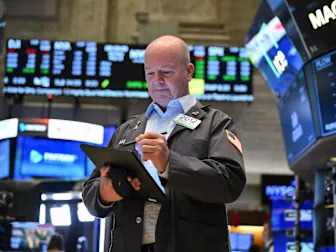 Stock market today: S&P 500 notches 5-day win streak, Nasdaq gains 7% for week as Wall Street shakes off trade war worries