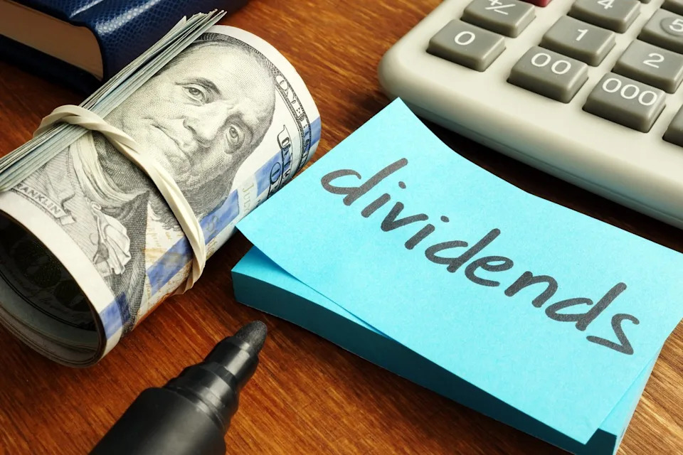 This Top Warren Buffett Stock Is a Super Dividend Stock to Buy for Passive Income