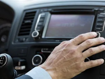Best Buffett Stock to Buy Right Now: Sirius XM vs. VeriSign