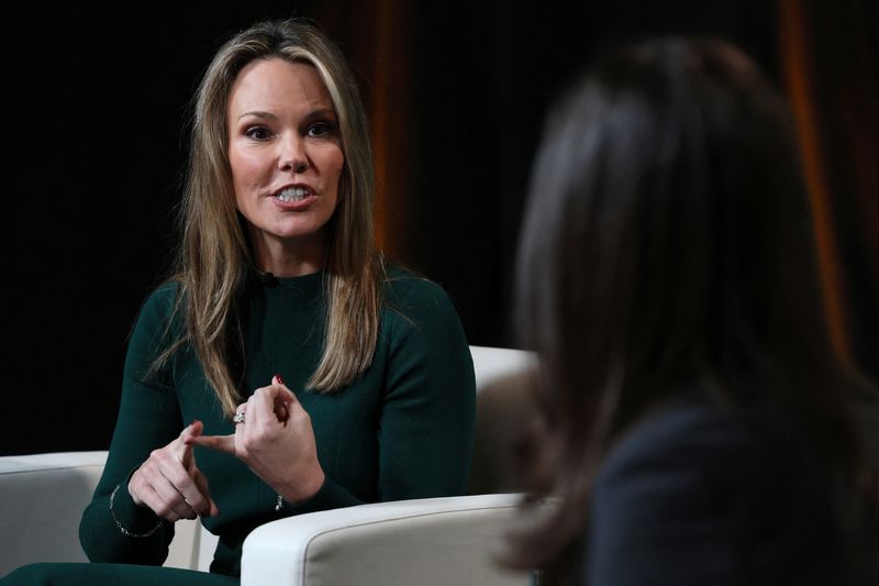 CBS News chief stepping down in disagreement over news future