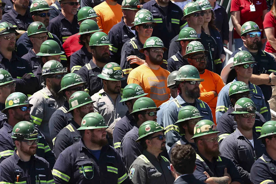 S&P 500 Gains and Losses Today: Steelmakers Rise, Automakers Fall as Trump Pushes Steel Tariff Hike