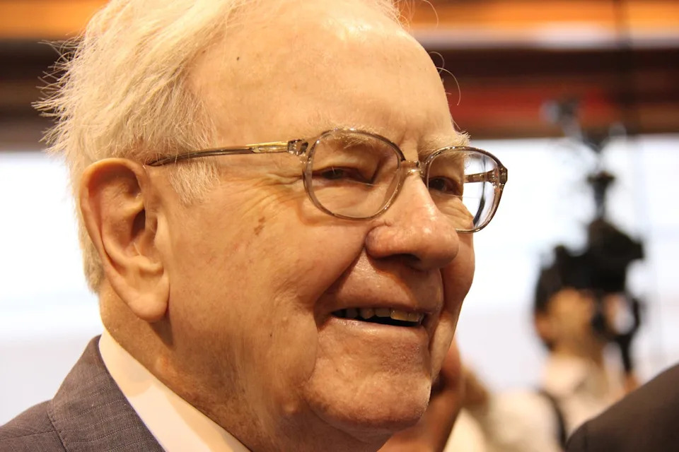 Warren Buffett Has $92 Billion of Berkshire Hathaway's $280 Portfolio Put to Work in 8 Prominent Artificial Intelligence (AI) Stocks